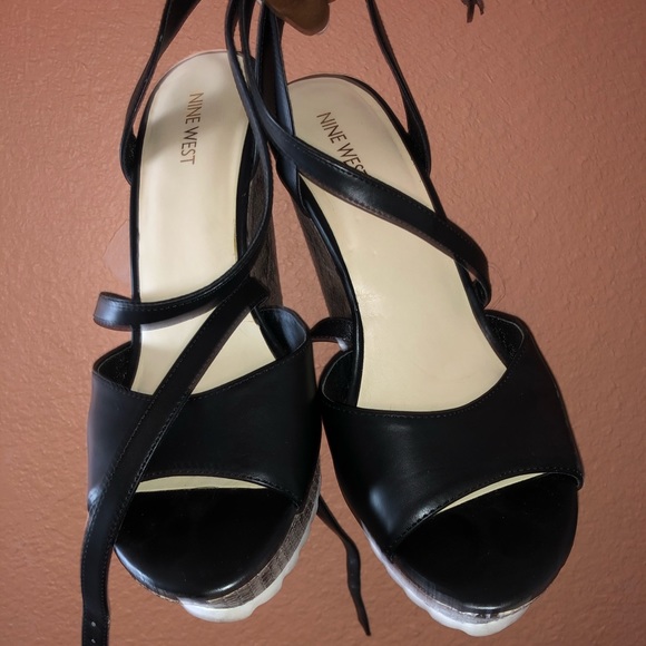 Women’s size 10 wedges from Nine West - Picture 4 of 5